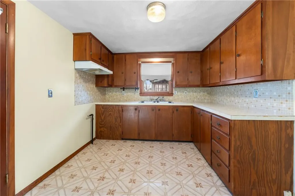 115 Chandler Avenue Pawtucket RI 02860