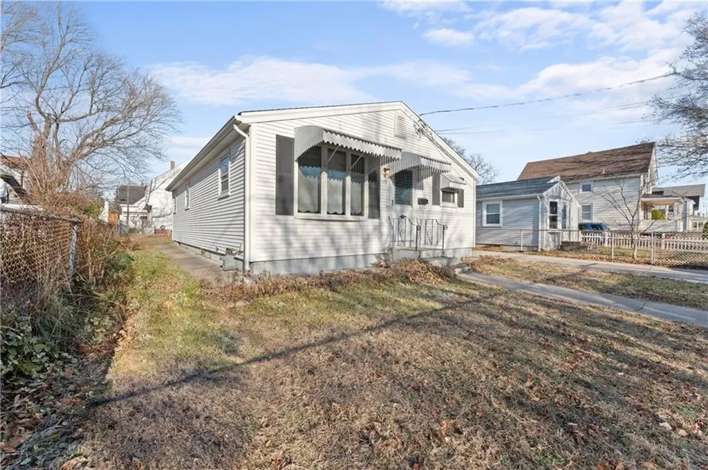115 Chandler Avenue Pawtucket RI 02860