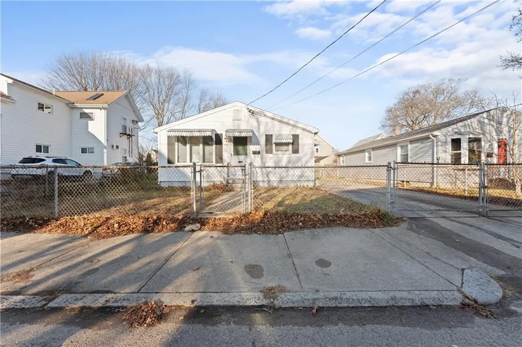 115 Chandler Avenue Pawtucket RI 02860