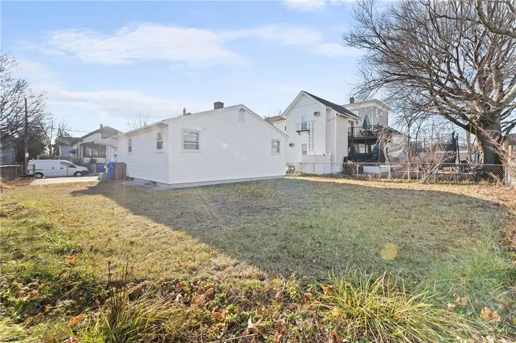 115 Chandler Avenue Pawtucket RI 02860