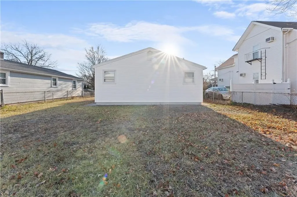 115 Chandler Avenue Pawtucket RI 02860