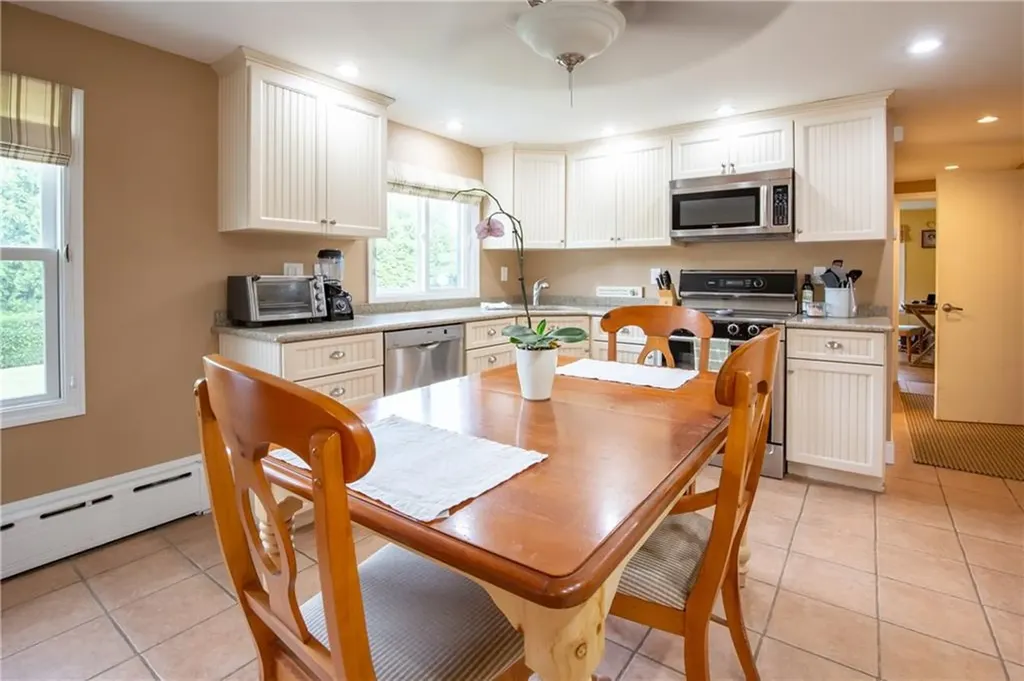 749 Jepson Lane Middletown RI 02842