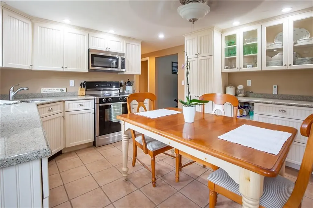 749 Jepson Lane Middletown RI 02842
