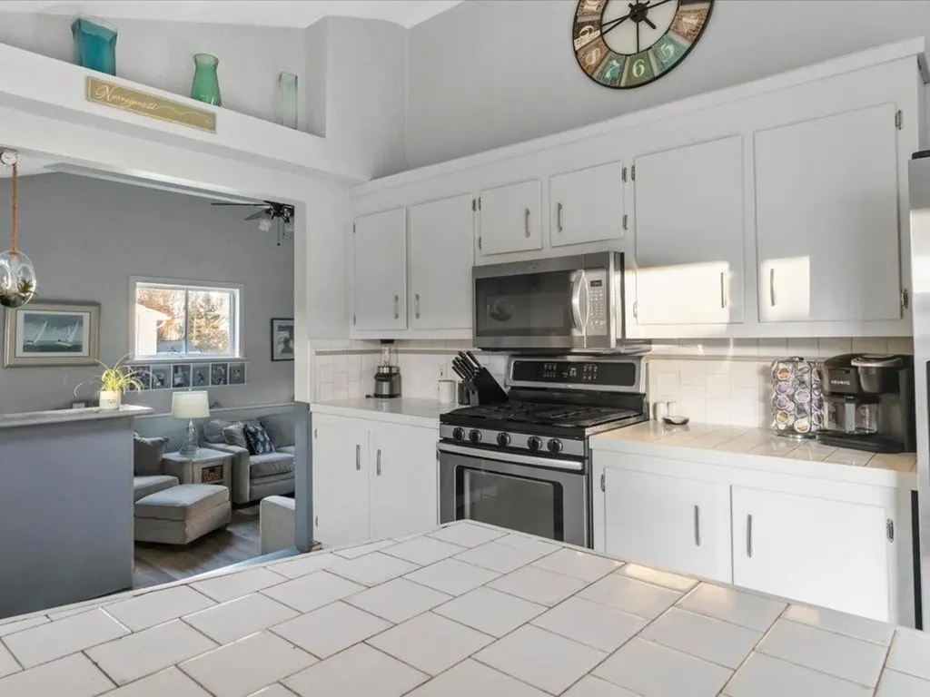 15 Irene Street Warwick RI 02886