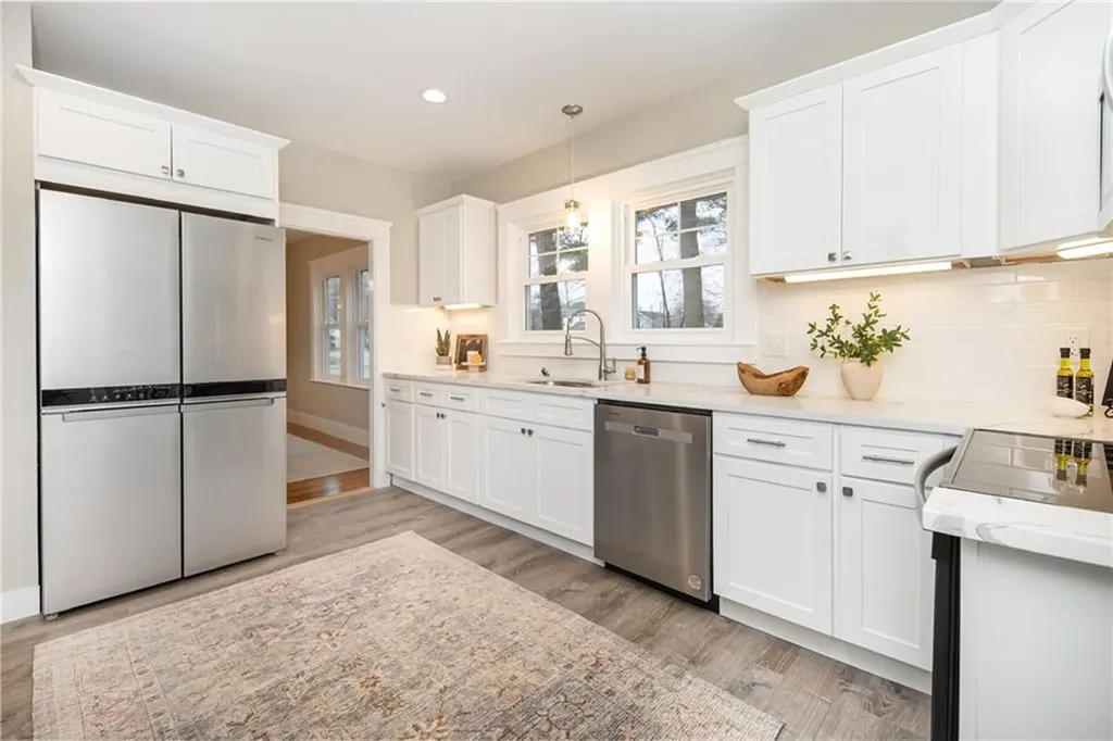 1527 Centerville Road Warwick RI 02886