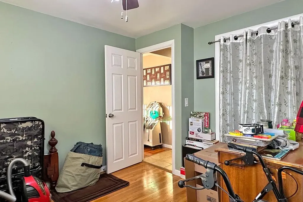 35 Massachusetts Avenue Warwick RI 02888