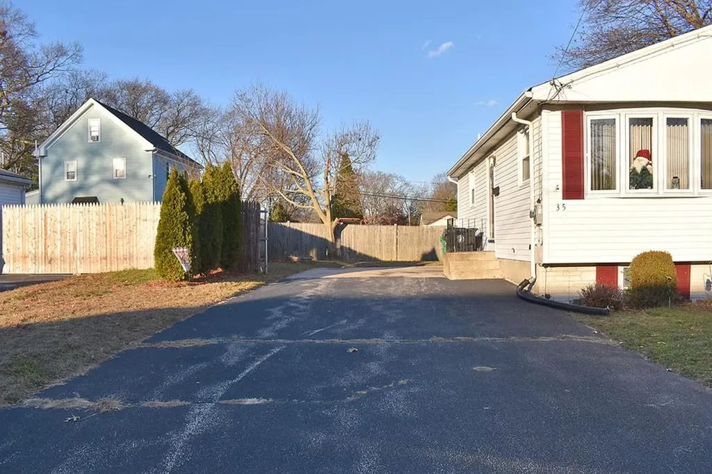 35 Massachusetts Avenue Warwick RI 02888