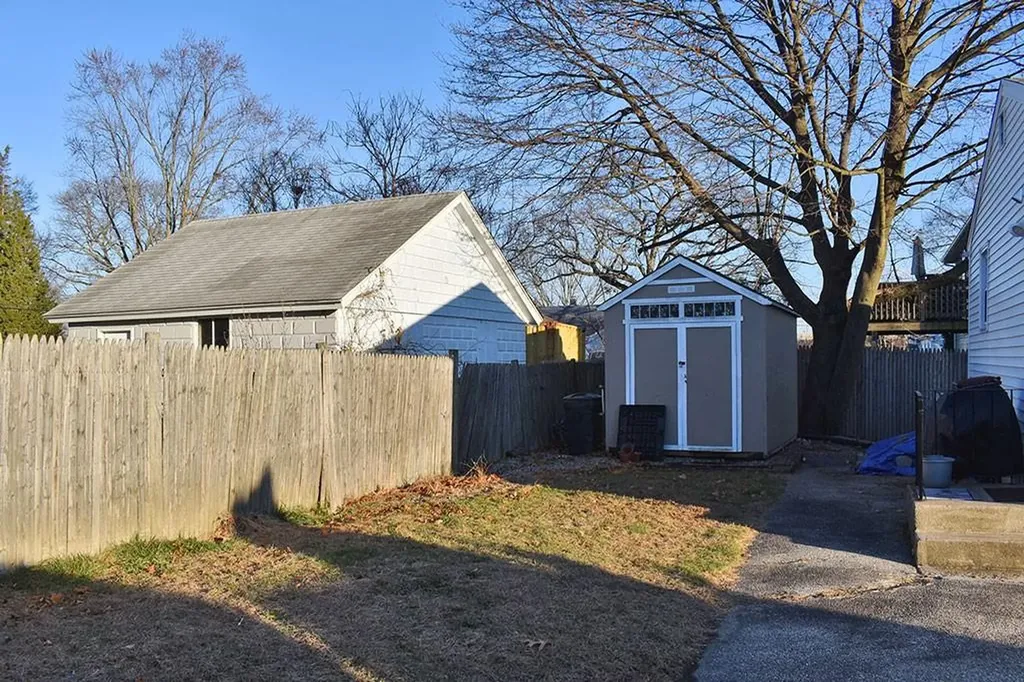 35 Massachusetts Avenue Warwick RI 02888