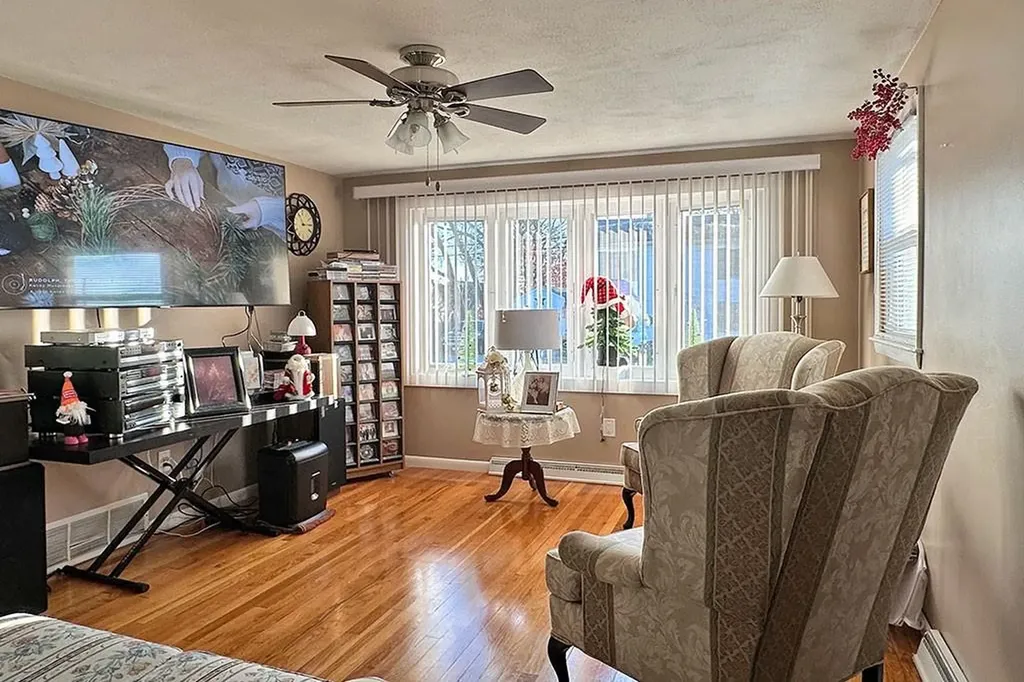 35 Massachusetts Avenue Warwick RI 02888