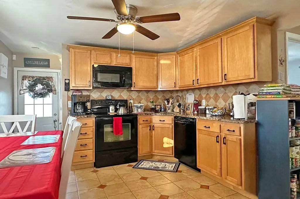 35 Massachusetts Avenue Warwick RI 02888