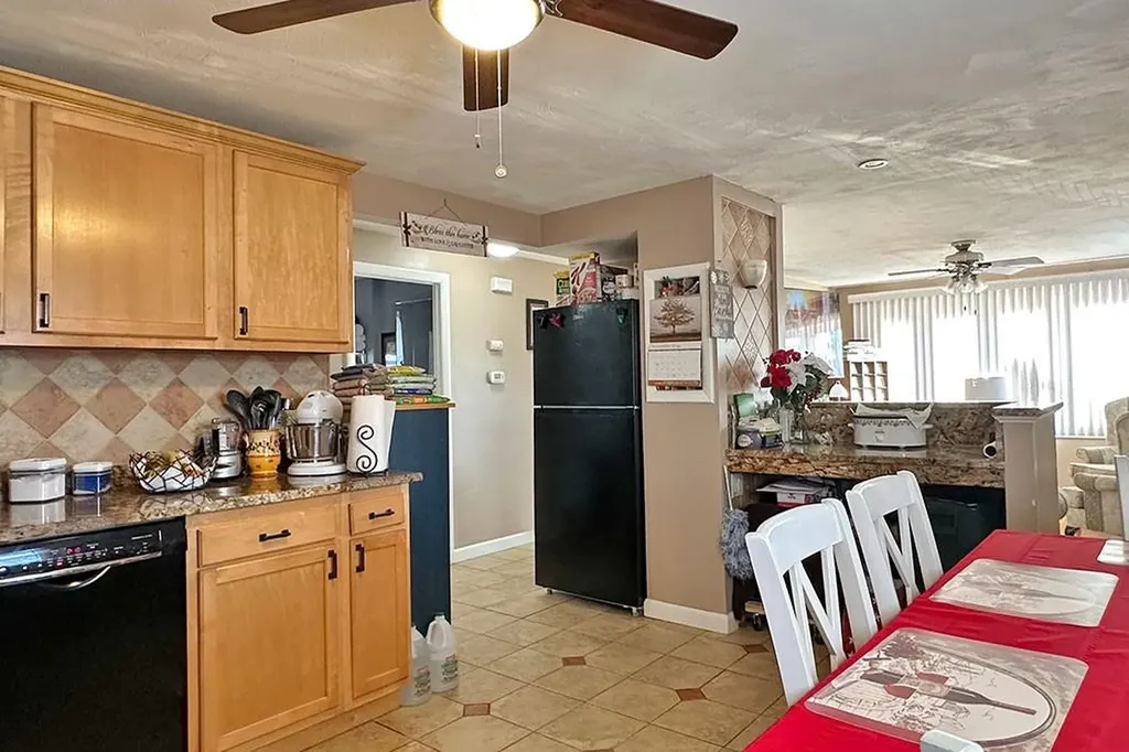 35 Massachusetts Avenue Warwick RI 02888