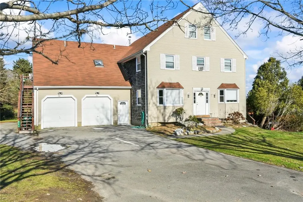 76 President Avenue Portsmouth RI 02871