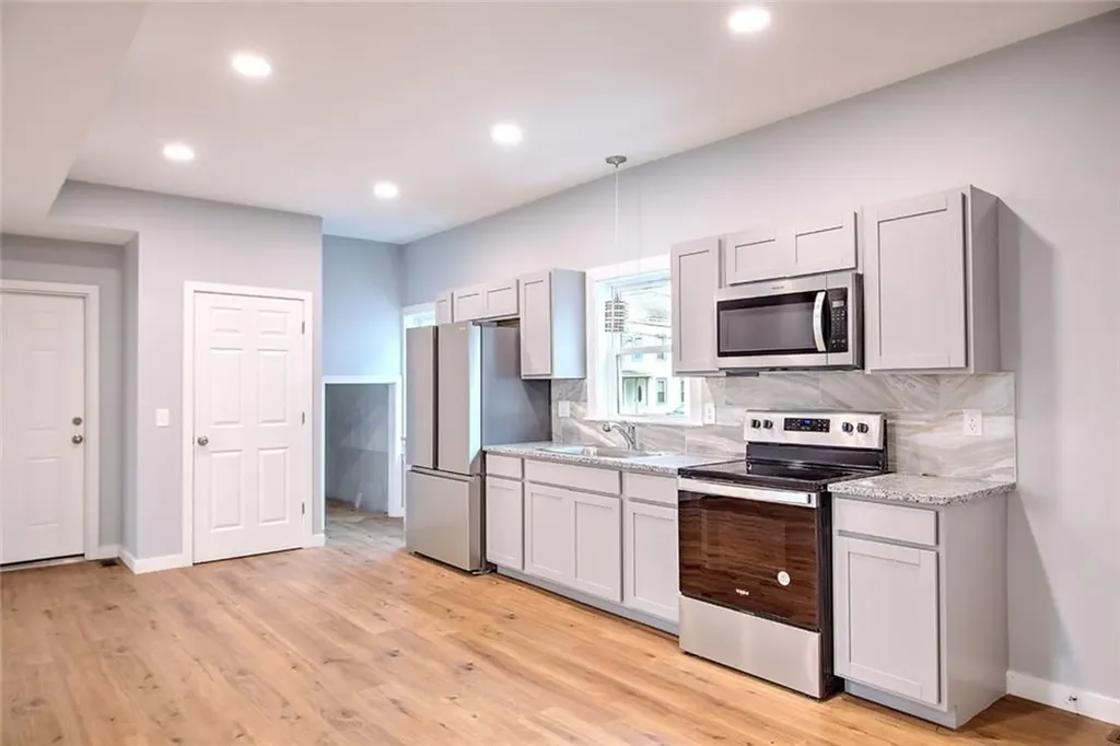 515 Plainfield Street Providence RI 02909