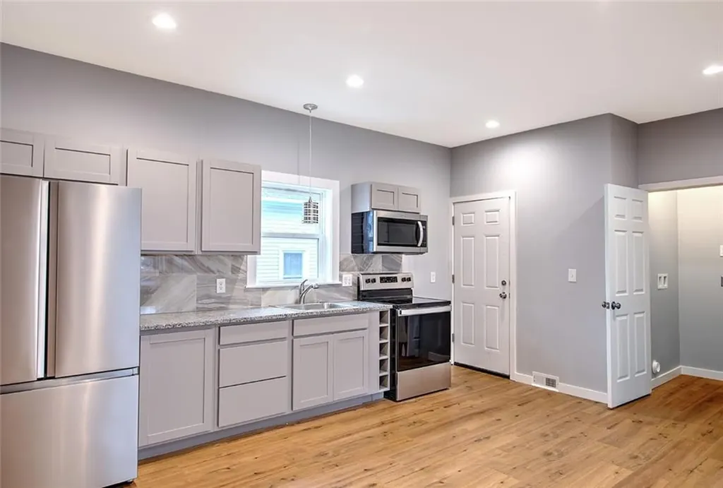 515 Plainfield Street Providence RI 02909