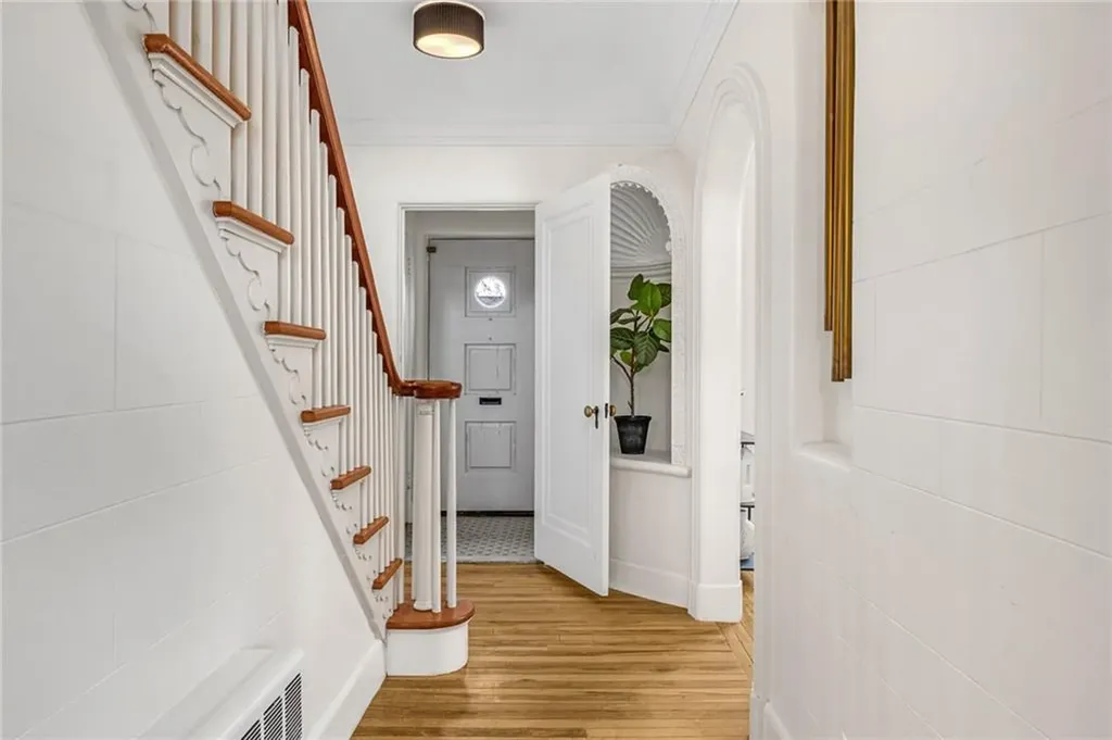 66 Minto Street Providence RI 02908