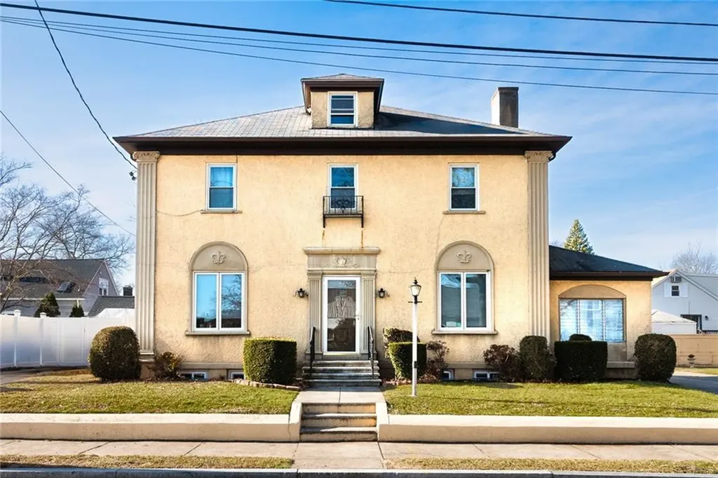 66 Minto Street Providence RI 02908