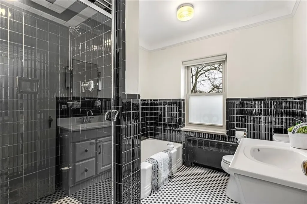 66 Minto Street Providence RI 02908