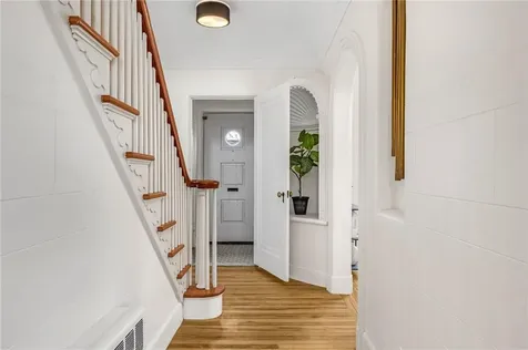 66 Minto Street Providence RI 02908