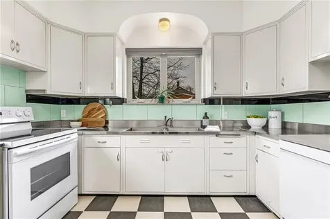 66 Minto Street Providence RI 02908