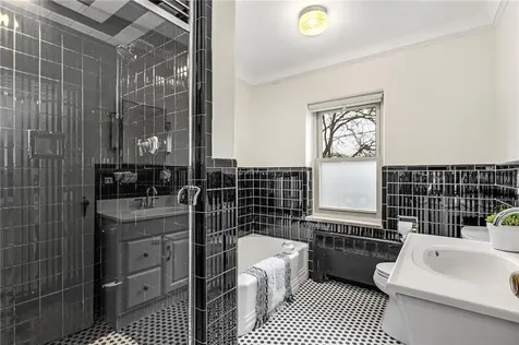 66 Minto Street Providence RI 02908