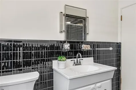 66 Minto Street Providence RI 02908