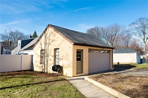 66 Minto Street Providence RI 02908