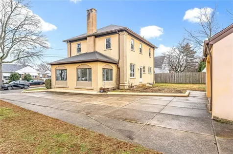 66 Minto Street Providence RI 02908