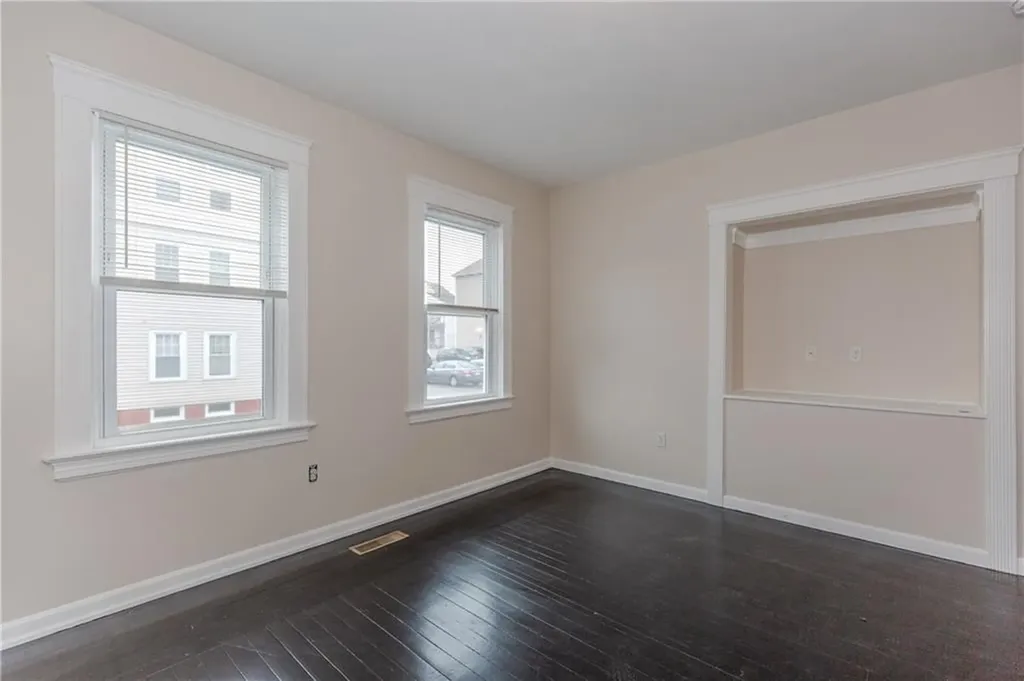 172 Oakland Avenue Providence RI 02908