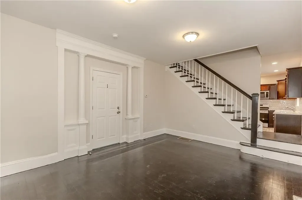 172 Oakland Avenue Providence RI 02908