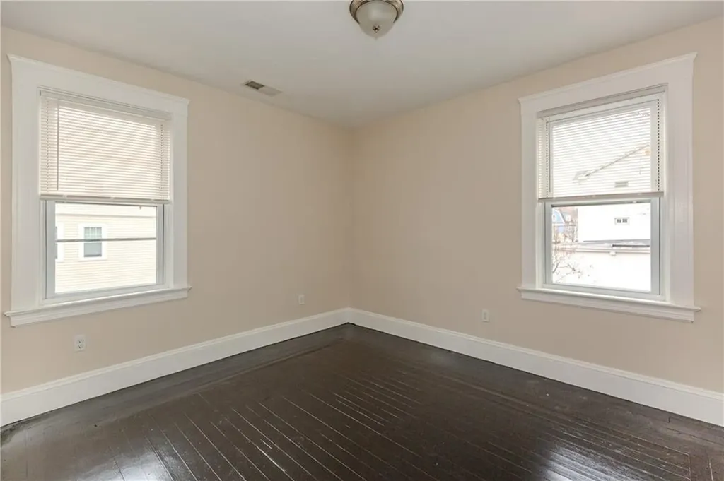 172 Oakland Avenue Providence RI 02908