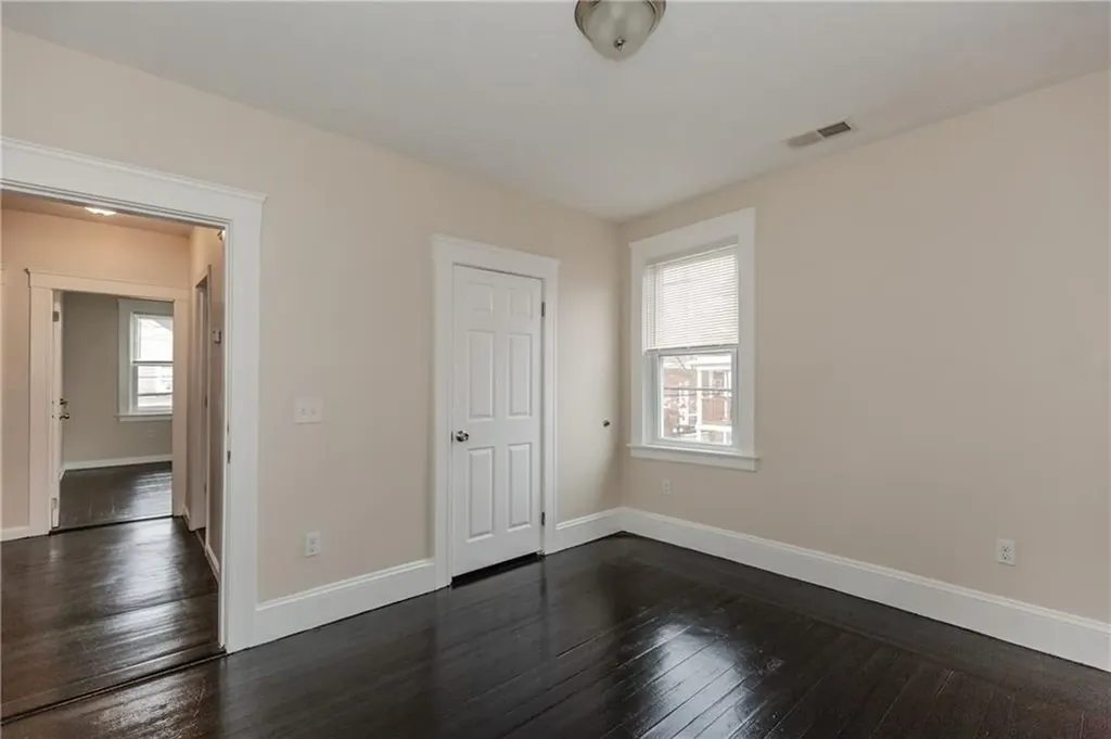 172 Oakland Avenue Providence RI 02908