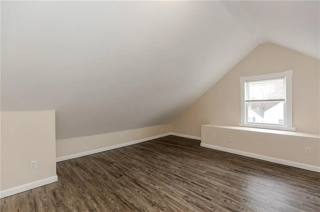 172 Oakland Avenue Providence RI 02908