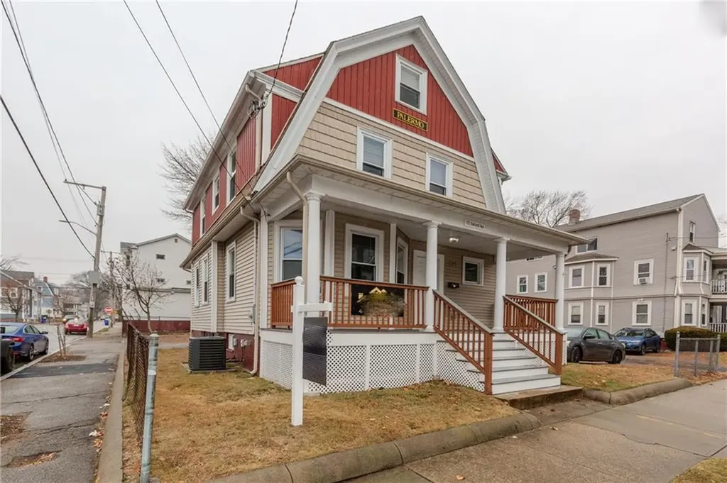 172 Oakland Avenue Providence RI 02908