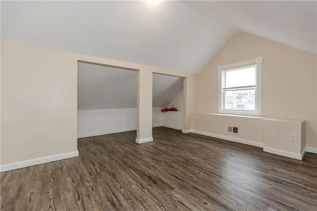 172 Oakland Avenue Providence RI 02908