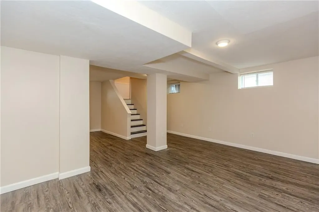 172 Oakland Avenue Providence RI 02908