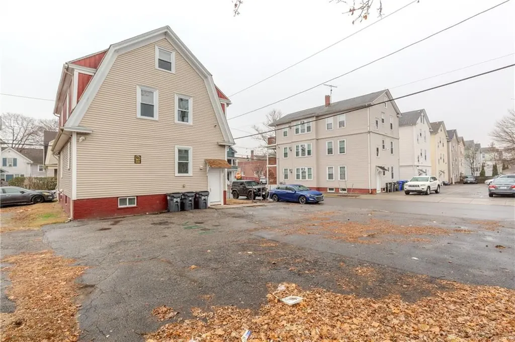 172 Oakland Avenue Providence RI 02908