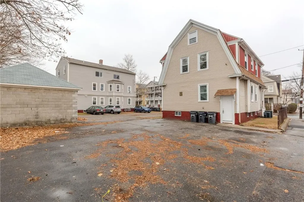 172 Oakland Avenue Providence RI 02908