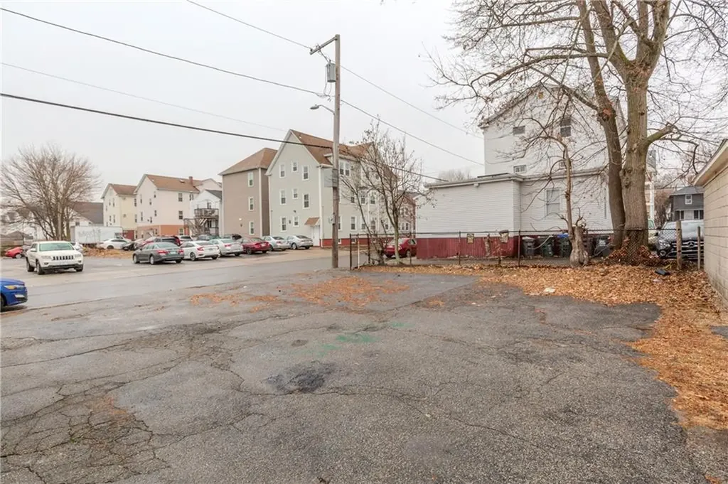 172 Oakland Avenue Providence RI 02908