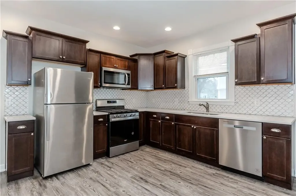 172 Oakland Avenue Providence RI 02908