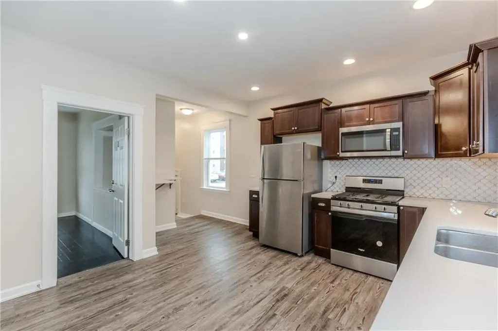 172 Oakland Avenue Providence RI 02908