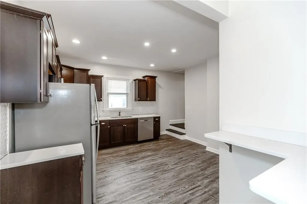172 Oakland Avenue Providence RI 02908
