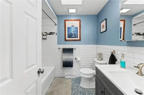 21 Urban Avenue Warwick RI 02888