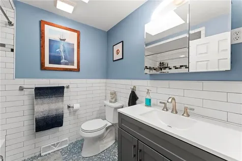 21 Urban Avenue Warwick RI 02888