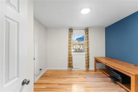 21 Urban Avenue Warwick RI 02888