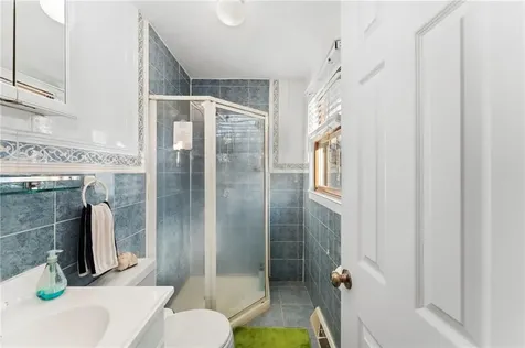 21 Urban Avenue Warwick RI 02888