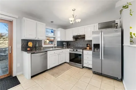 21 Urban Avenue Warwick RI 02888