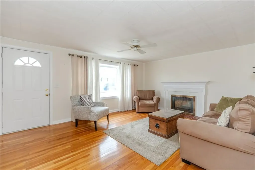 104 Howland Avenue East Providence RI 02914