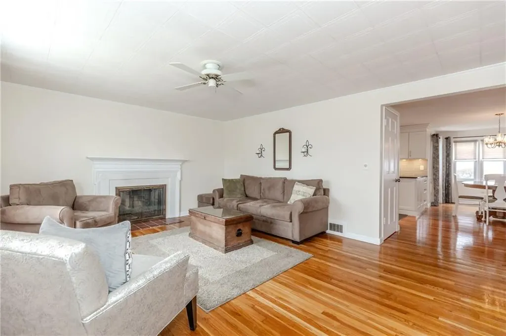 104 Howland Avenue East Providence RI 02914