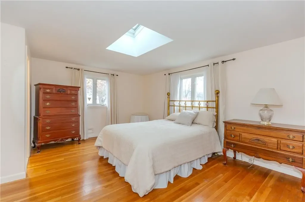 104 Howland Avenue East Providence RI 02914