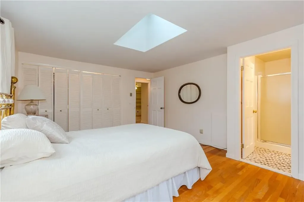 104 Howland Avenue East Providence RI 02914